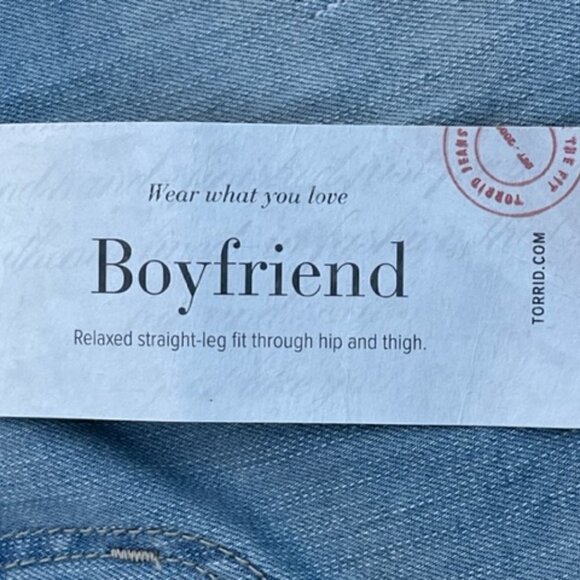 Torrid NWT Boyfriend Bermuda Denim Shorts Light Wash with Destruction Plus Sz 22 - Picture 13 of 16